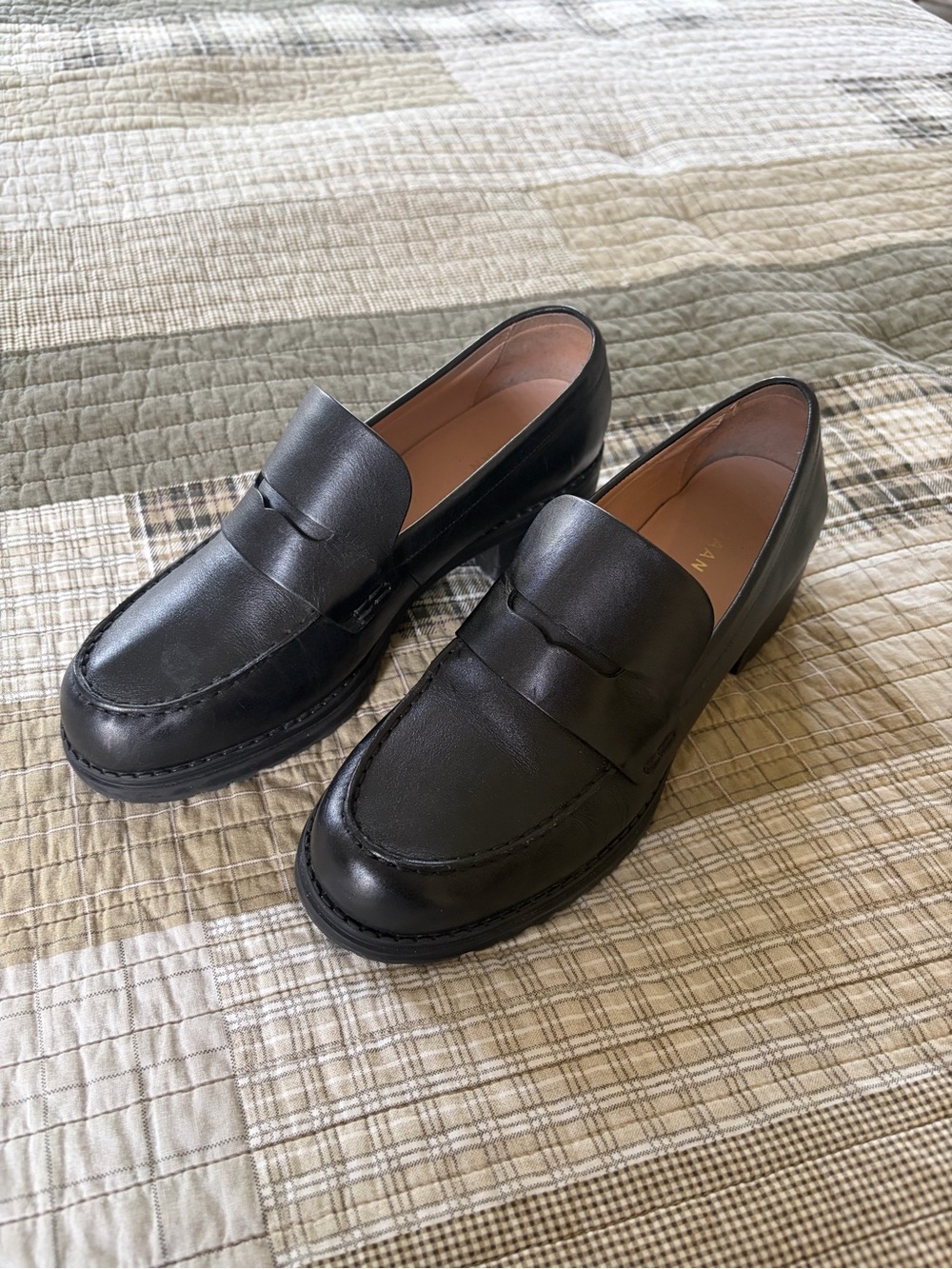 Classic Black Leather Penny Loafers - women 8.5, (size 8 foot suggested)
